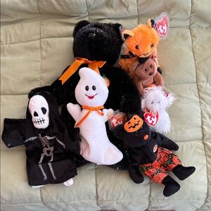 Vintage Halloween Buddy and Beanie Babies lot